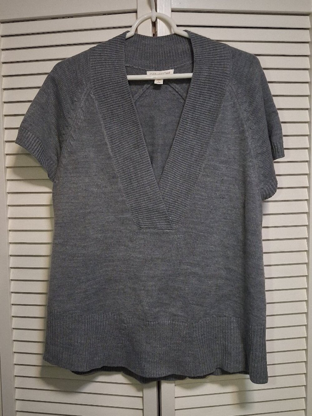 Gray Coldwater Creek Pullover V-Neck Sweater.